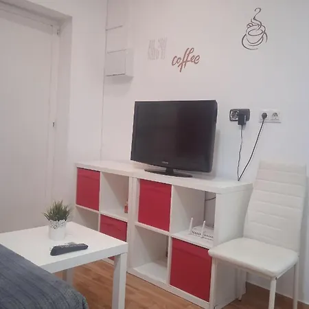 Estudio Cerca Del Carrefour Rosaleda Apartamento *